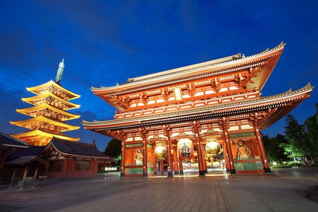 浅草寺位于东京台东区,浅草寺是东京都内最古老的寺庙
