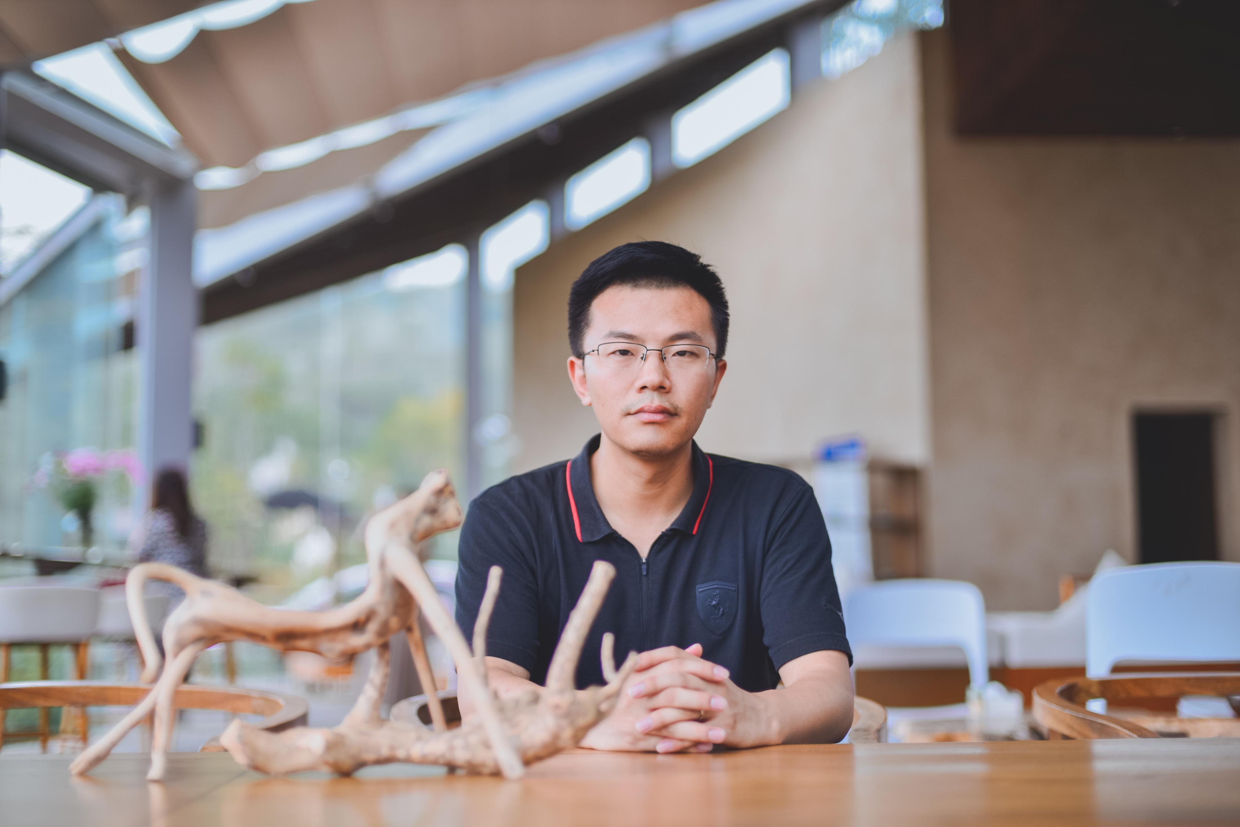 曾经少年香侬科技何豪杰专心才是创业者的基本品质