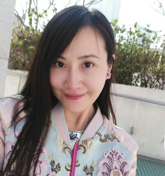 陈安琪在《鹿鼎记》中饰演温柔善良的曾柔,当年,陈安琪参加了香港小姐