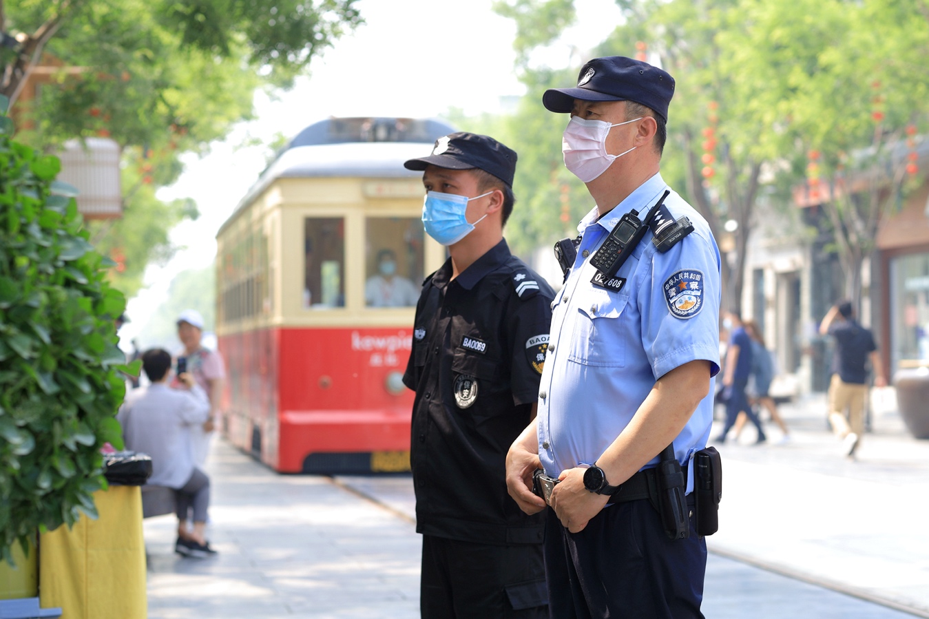 五一打卡北京东城民警连续坚守岗位