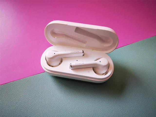 高颜值,主动降噪 荣耀flypods 3无线耳机助你静享音乐