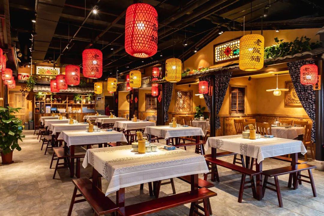 你见过,连装修用的砖头和泥巴都从湖南运来的餐厅吗?这里就是!