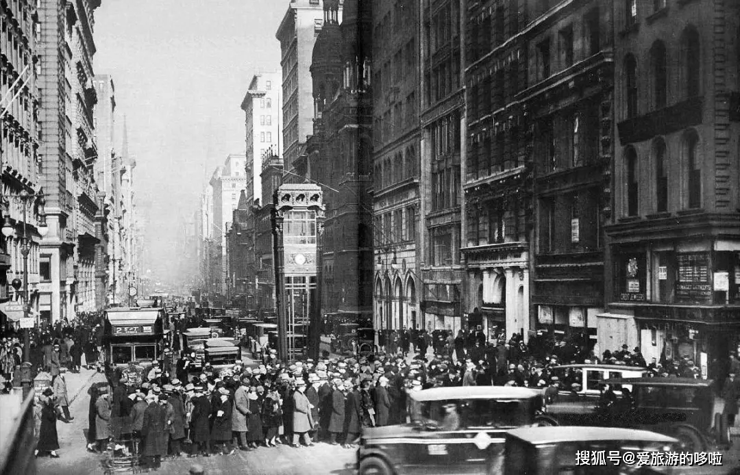 就是时值"美国梦"的黄金年代,人们很容易就能找到一份体面的工作,中产