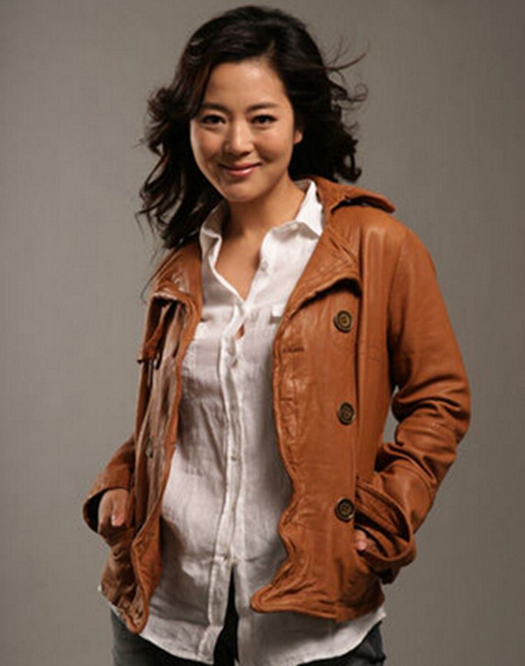 原创她因演乡村剧被熟知被称为农村戏一姐现患病变丑无人识