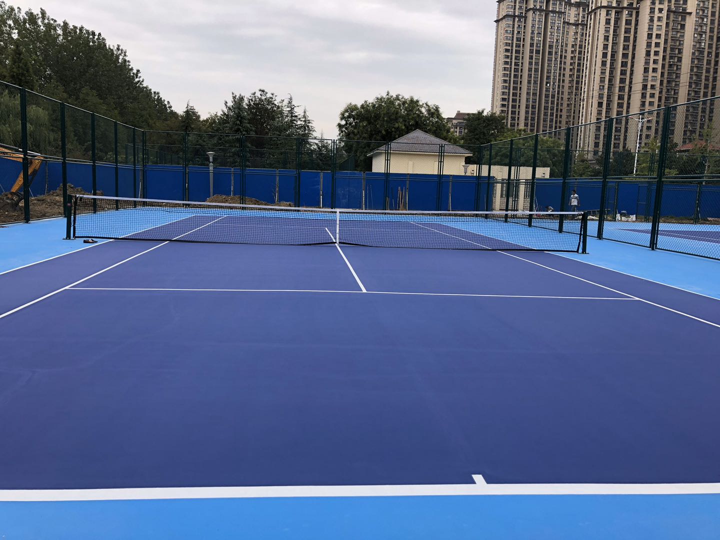 蓝色硅pu网球场