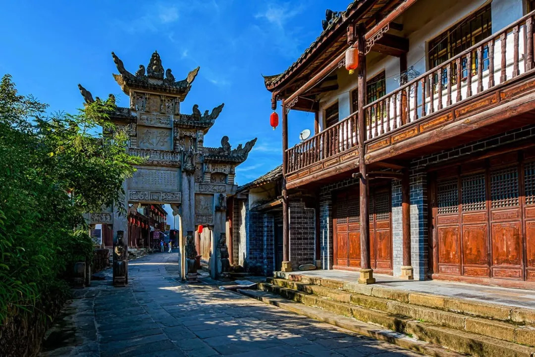 四川一座古城有天下第一山水太极自然奇观美誉三面临水