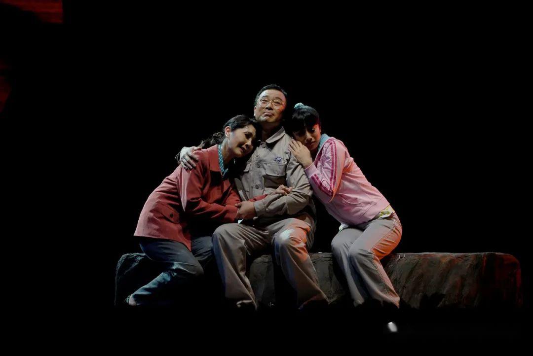 【云享文化,健康生活】《郭明义》片段赏析三,平凡小事将爱心延续