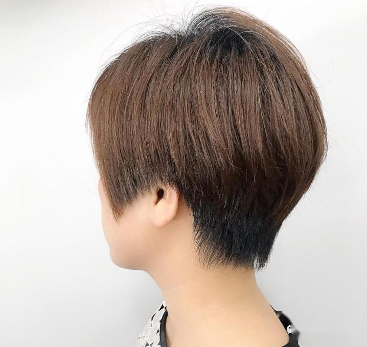 2020夏季还是流行"搓边头"_发型