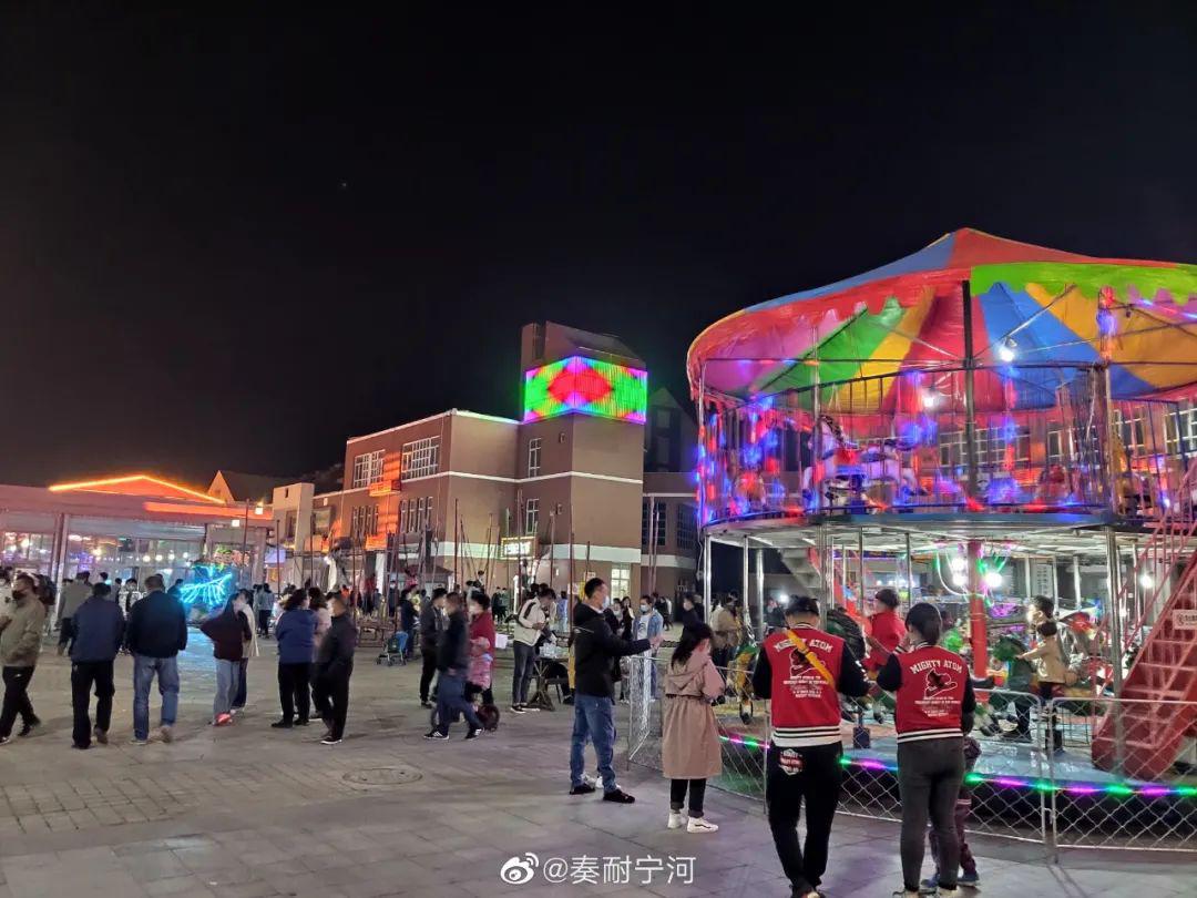 网友实拍宁河区运河美食街