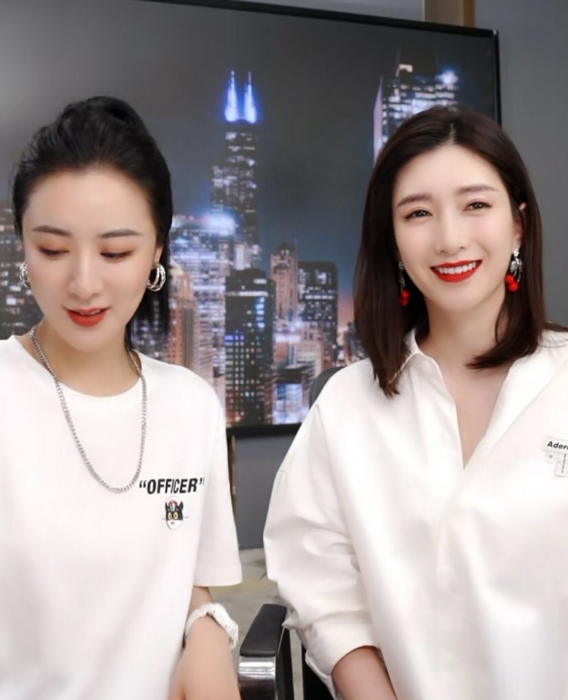 江疏影追韩国演员玄彬,不仅用他的照片做屏保,还刷他的视频