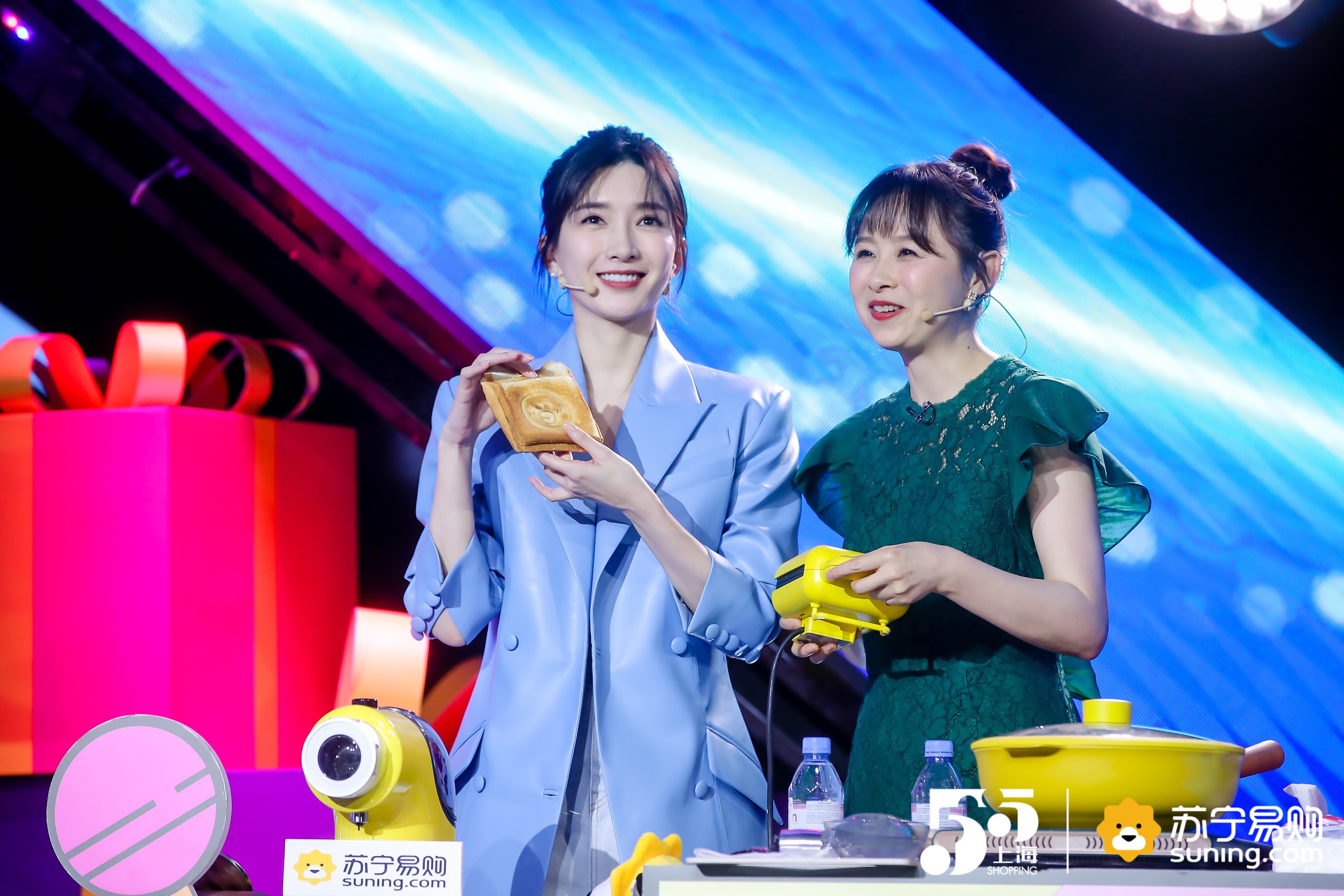 江疏影高调亮相"55沪动直播间":苏宁20亿消费券的力度"老结棍"