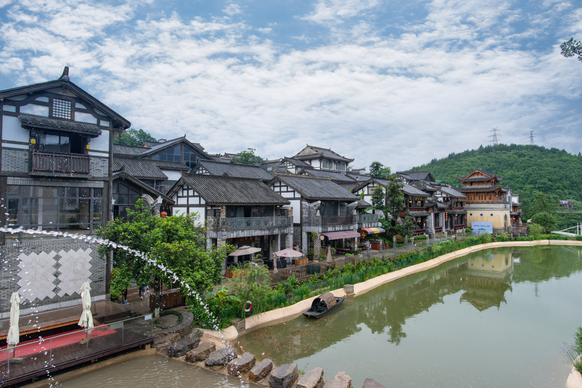 原创贵阳自驾1小时汇聚中国古典建筑在这座小镇穿梭时空