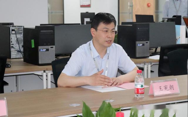 张翔表示,临汾市政府正在抢抓新一代信息技术发展契机,按照省委"四为