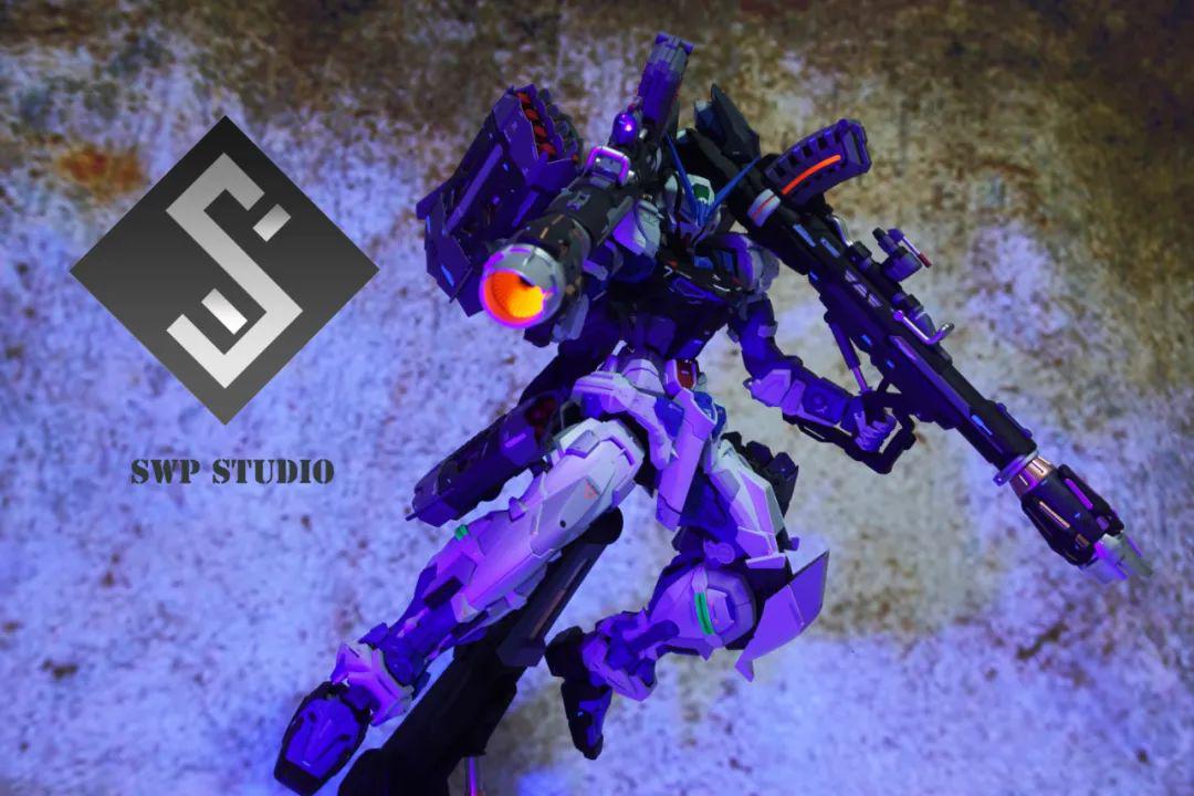 尼尔森蓝异端,整个算得上是简单直做,用了点荧光水贴和荧光漆搞搞气氛