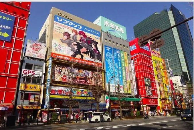 秋叶原日本最具代表性的繁华商圈,与巴黎香榭丽舍大街,纽约第五大道