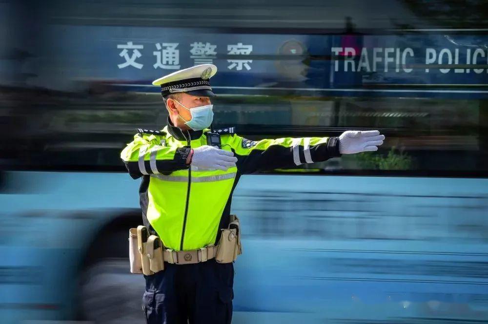 "青春脚步"——徐州交警风采摄影展