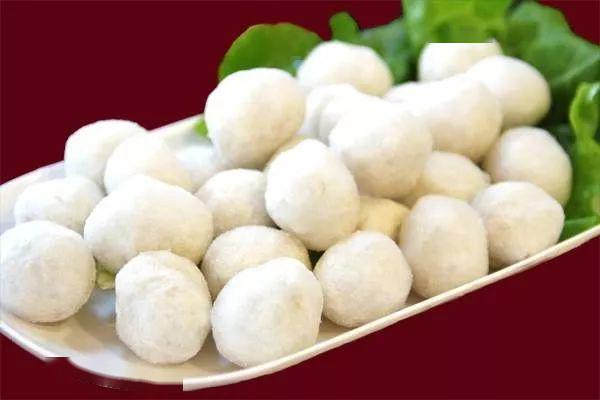 成陆于唐略前,宋时便有渔村,邻近江海,土壤肥沃,农商繁荣,罗店古镇