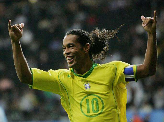 原创马拉多纳评出的巴西队10号排名小罗是第一贝利勉强获第二