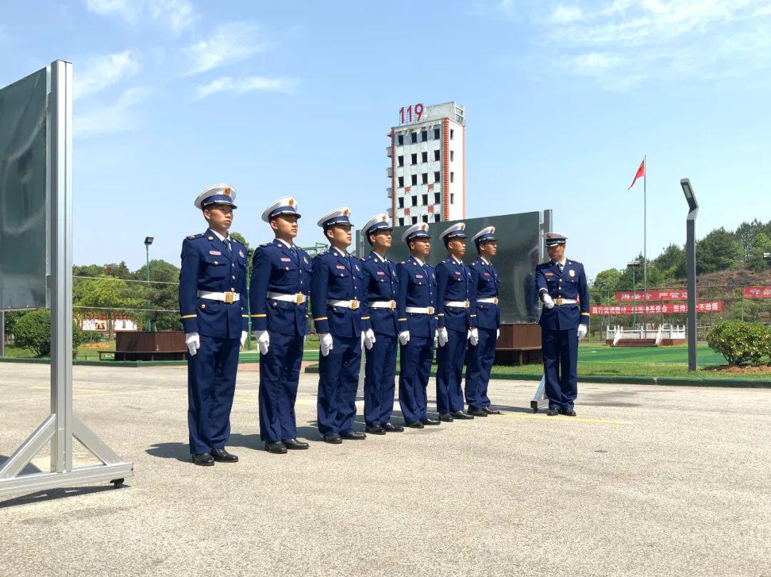 正作风严纪律树形象贵溪消防大队扎实开展队列训练