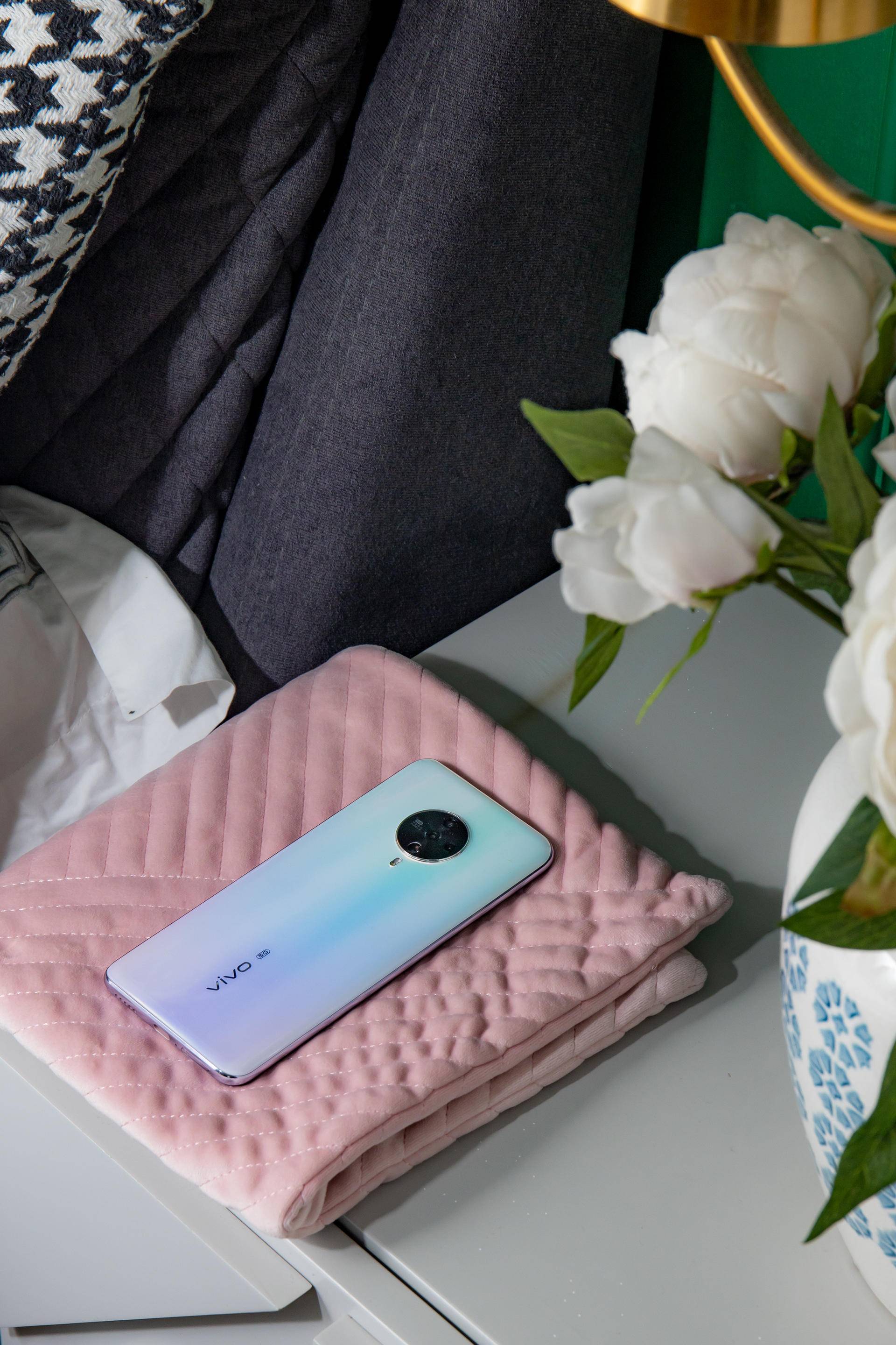 打造全方位出色自拍体验高颜值vivos6圈粉小姐姐