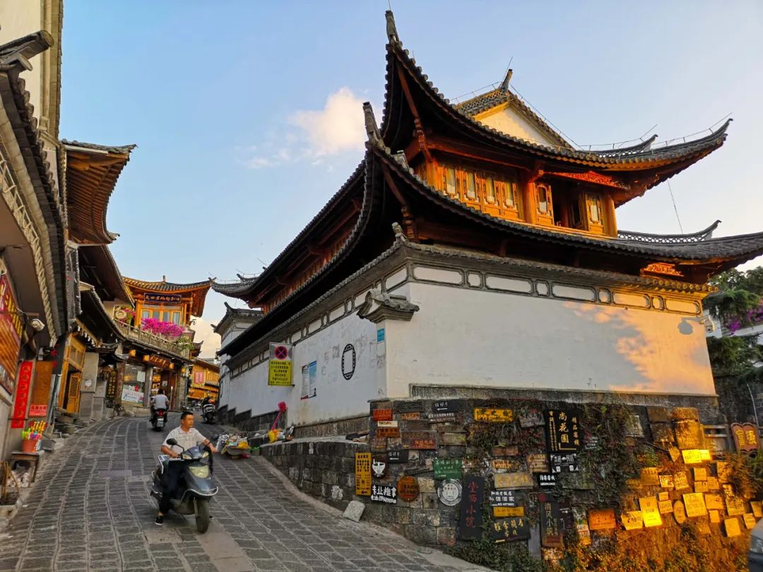 云南这几个古城古镇,比大理丽江更值得推荐,安静游客少