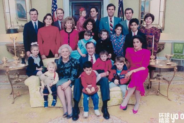 当前在美国的政治领域,论影响力和财富,无人可与炙手可热的布什家族相