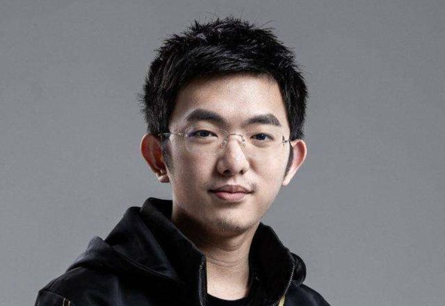 当年爆料狼行去rng的qg老板发言了圣枪哥去rng这件事铁了