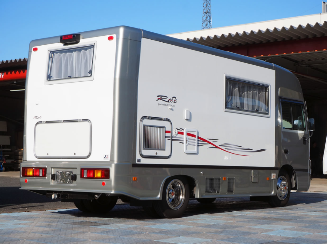 30多万买这辆日产房车配45l发动机4at能住4人比考斯特值