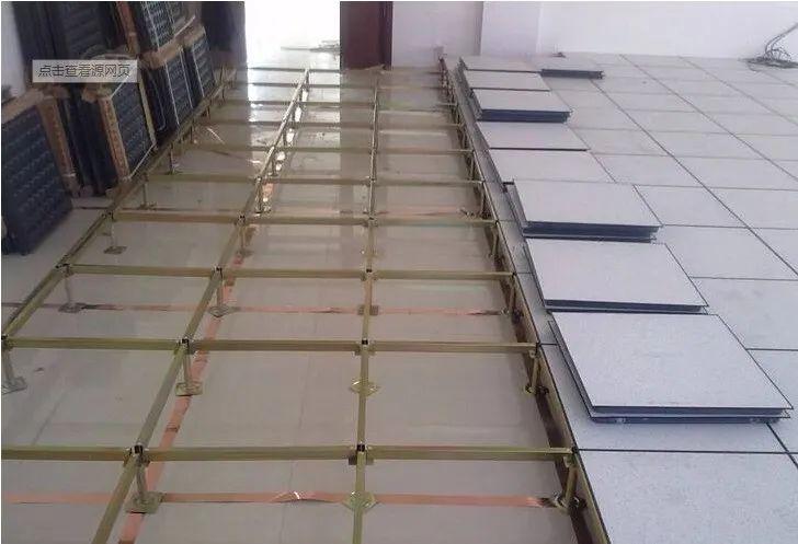 3,接地铜排首先要在地板的下方先铺设一层铜箔,用于和地板的充分接触