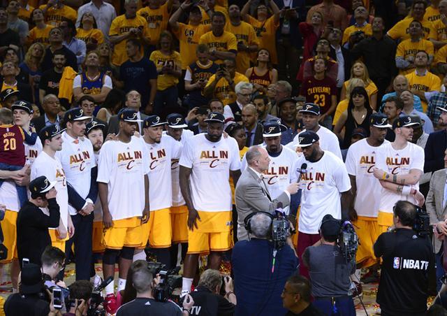 克利夫兰骑士主场迎战金州勇士直播见证强强对话