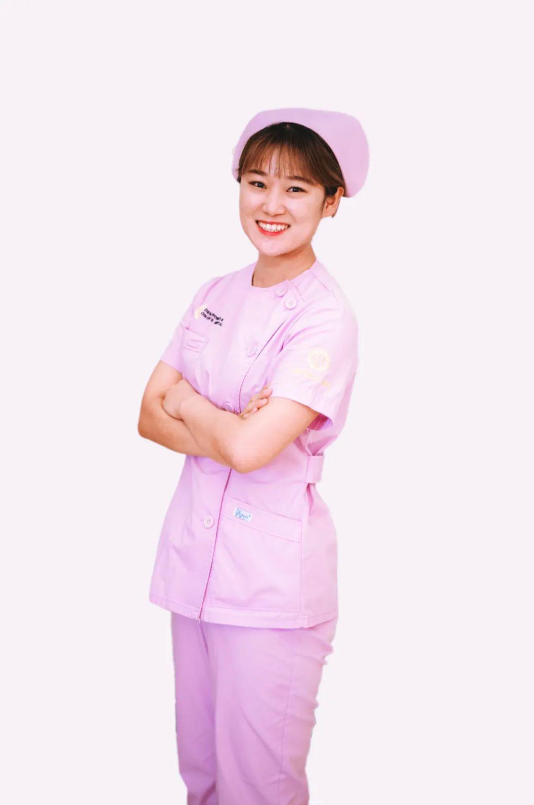 护士微笑礼仪图片
