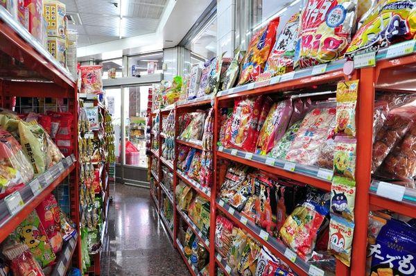 原创英文外刊食品杂货店的员工应该被视为急救人员吗