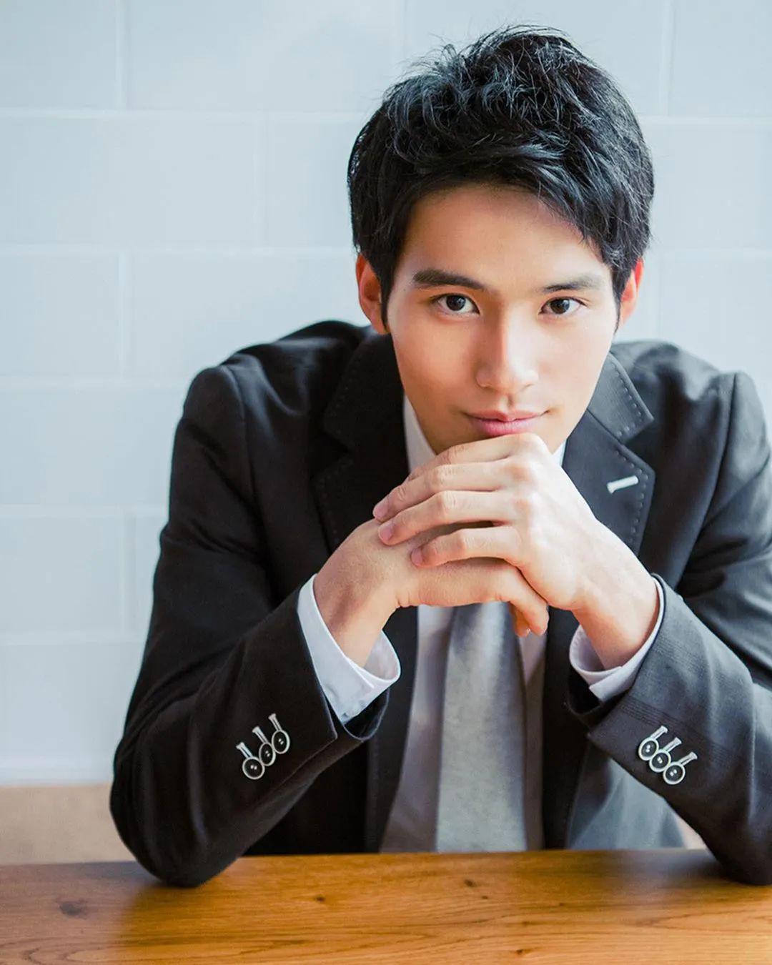 冈田健史近期大片合辑我可以我喜欢我愿意我想要我爱