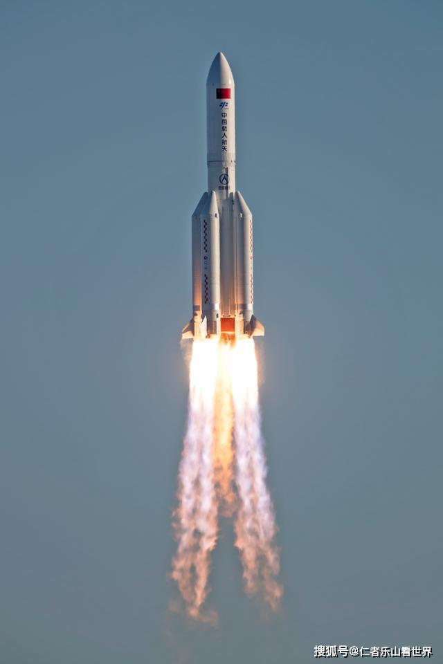 航空航天发烧友王鲁杰在文昌用镜头记录长征五号b发射瞬间_运载火箭