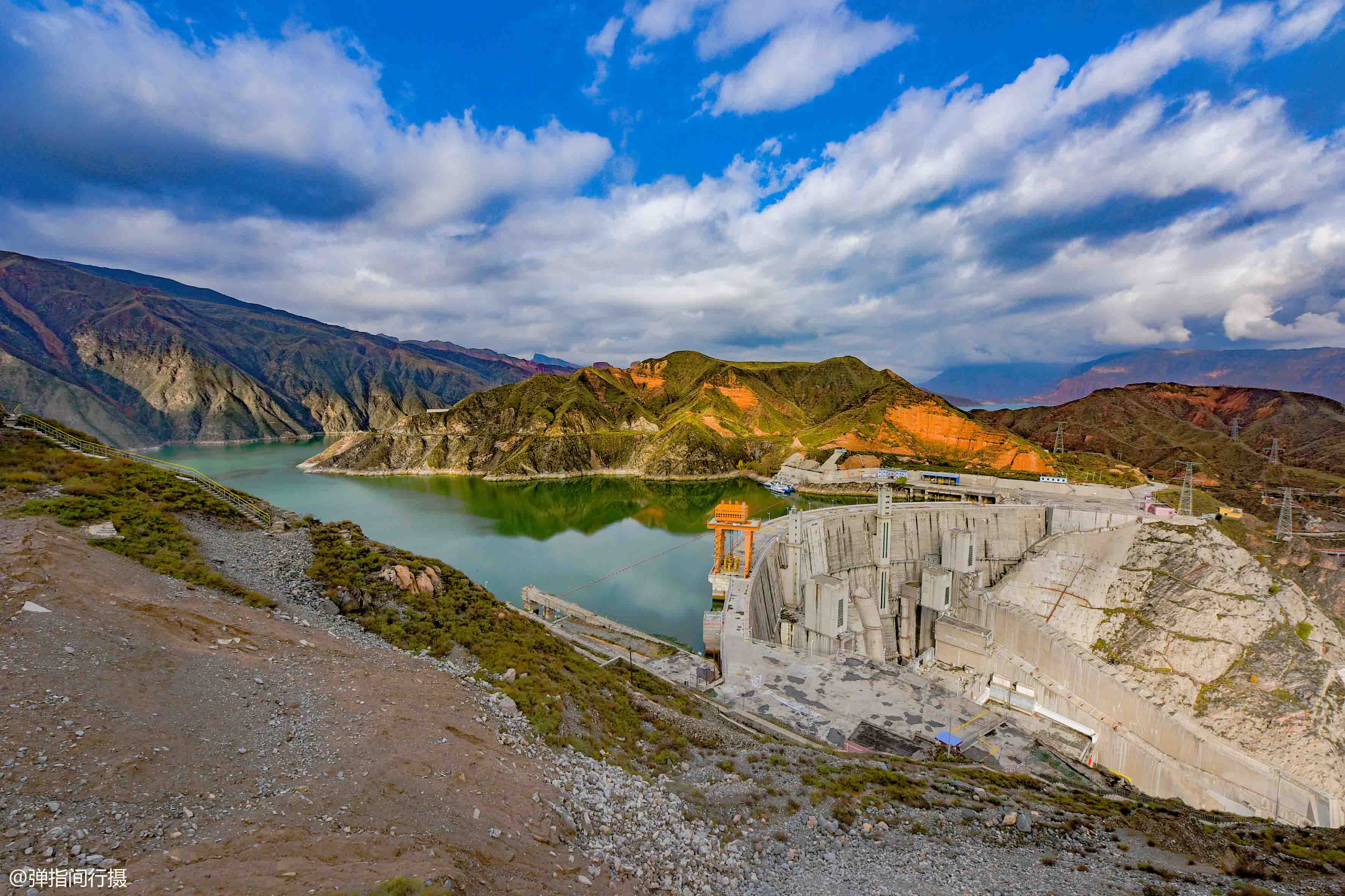原创西北第二大水电站建在黄河之上藏着仙境般的丹山秀水美景