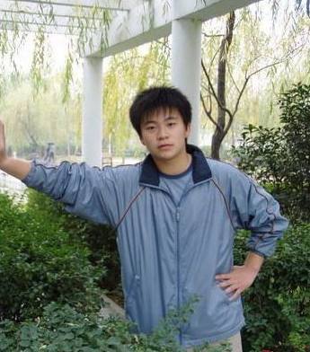 五,徐嘉伟当年在《快乐星球4》中本色出演,扮演的角色也叫徐嘉伟,可惜