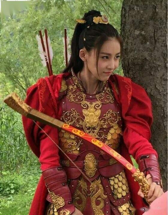 《荡寇志》主要是写告休管营提辖陈希真,陈丽卿父女,受高俅父子迫害