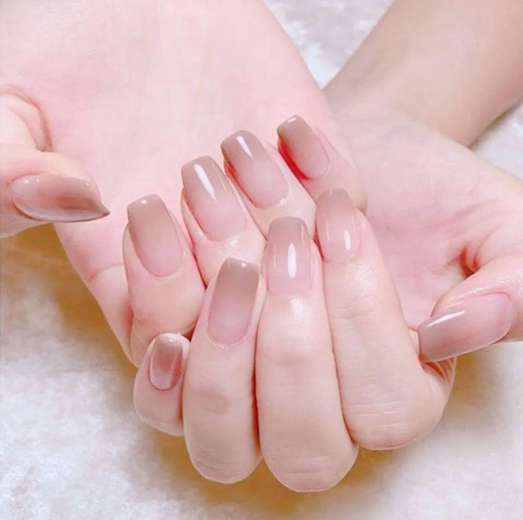 夏季做款超火的裸透色美甲简直美极了