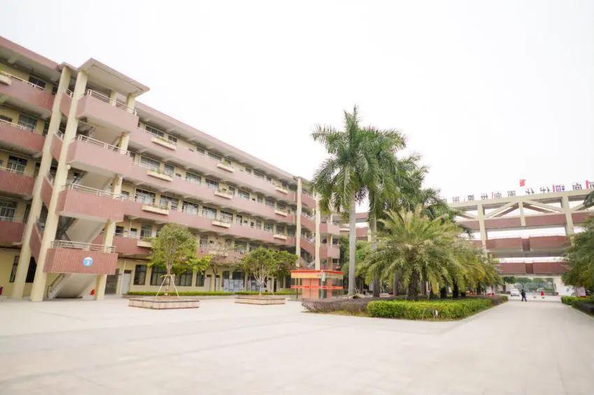 日臻至善学在和一小荷才露尖尖角和顺一中706班学子激扬文字尽抒爱校