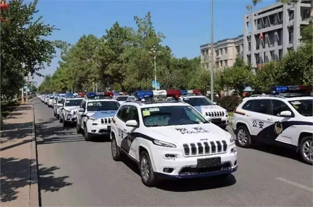 国内警车换新装了沃尔沃帅气宝骏低调最牌面的还是这辆车