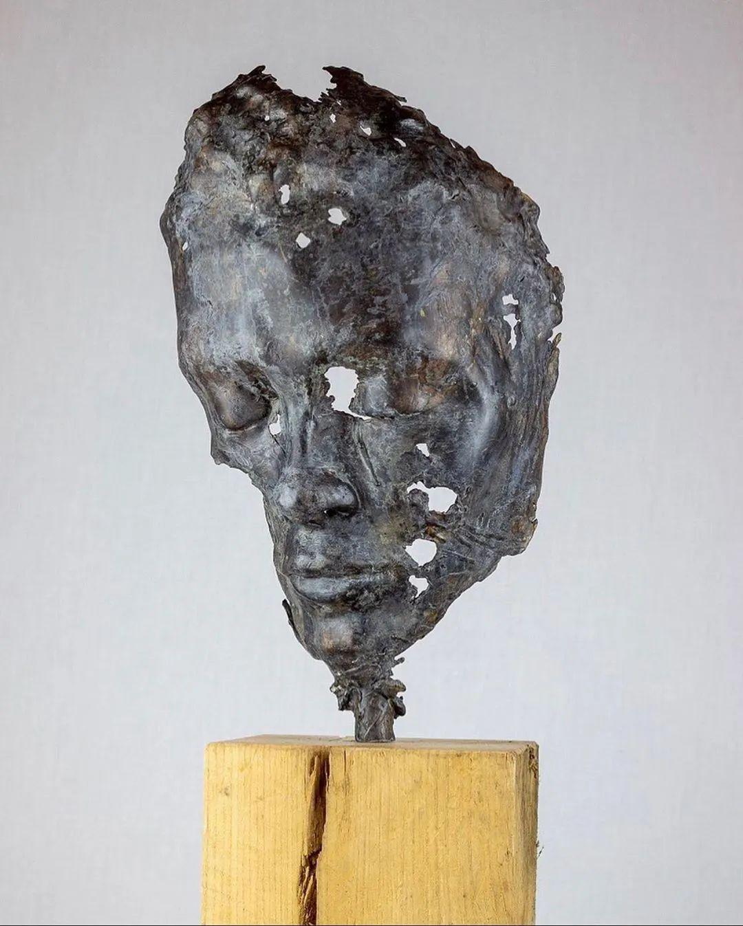 simon bacon | 残缺之美