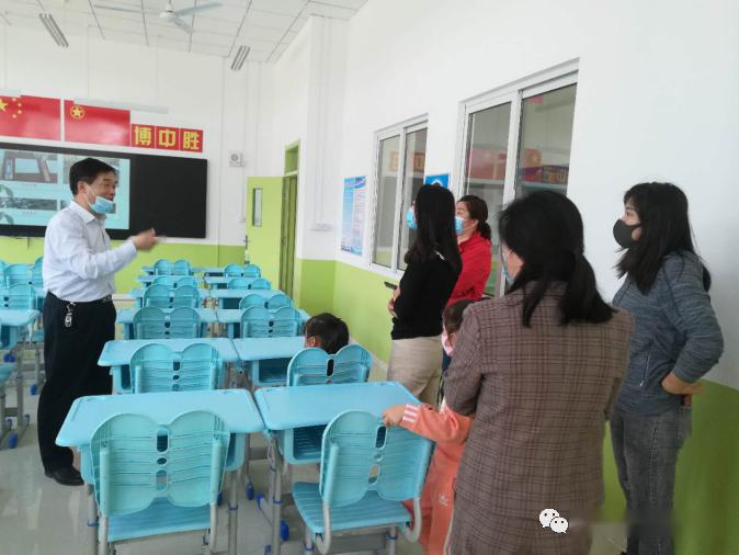 青州市外国语学校校长孙祥礼同志就招生师资管理等问题答家长问