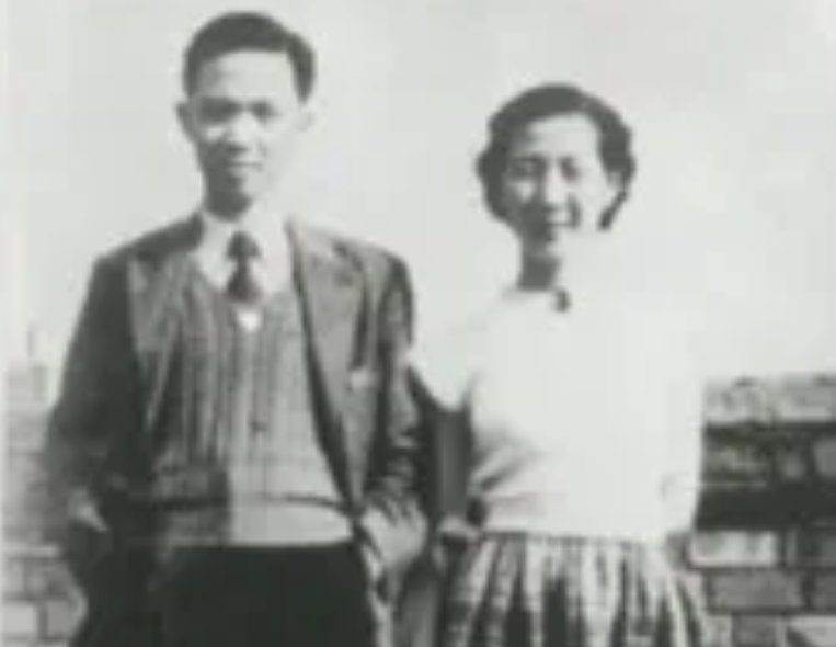 1950年,夏培肃获得博士学位,同年与丈夫杨立铭结婚.