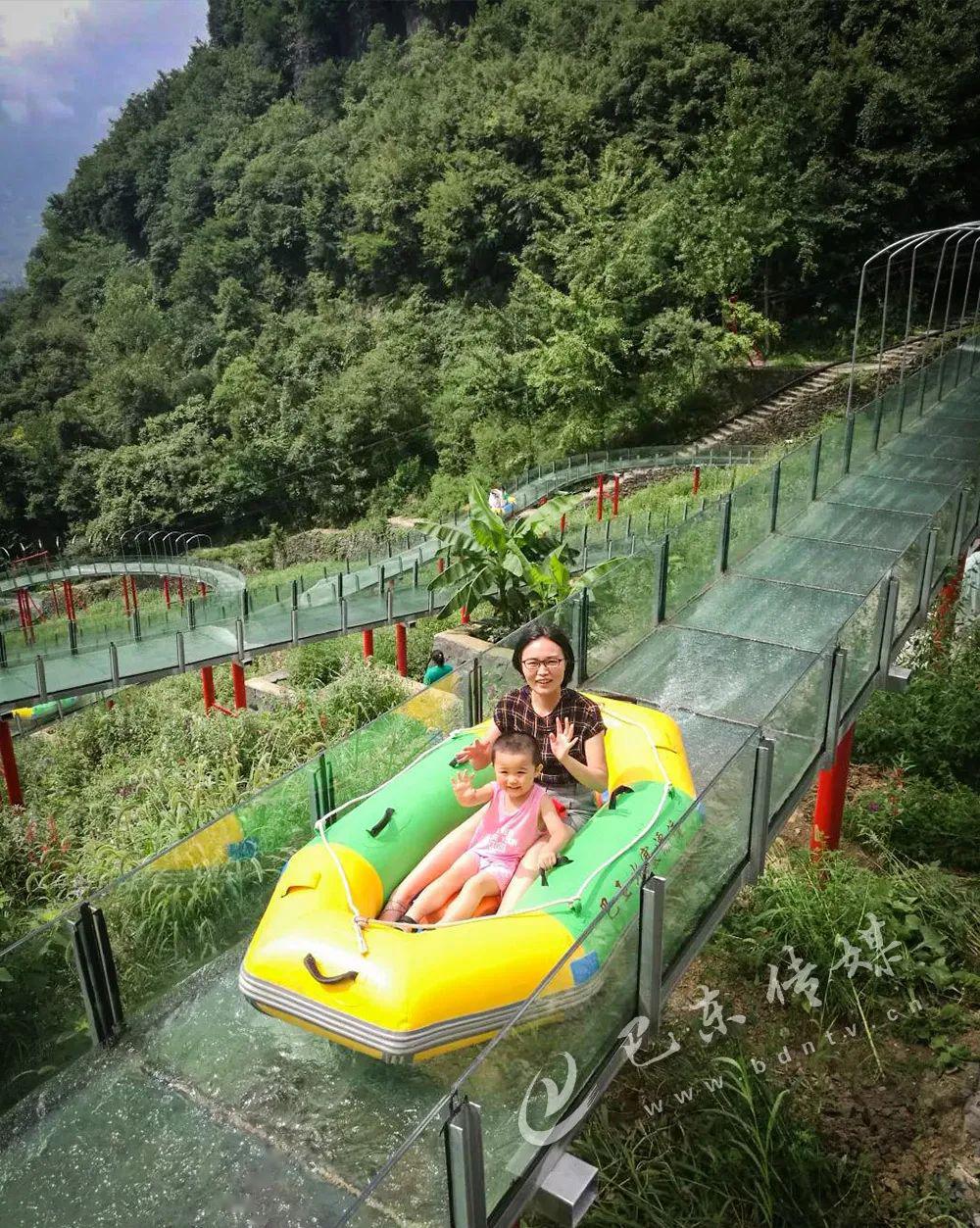 因为有了世界最高面板堆石坝——水布垭大坝,巴王水寨就有了联姻,吸引