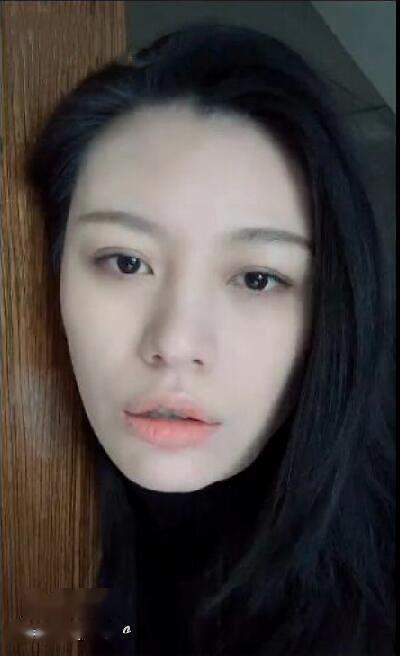 汪峰前妻近照曝光比18岁出嫁时更好看