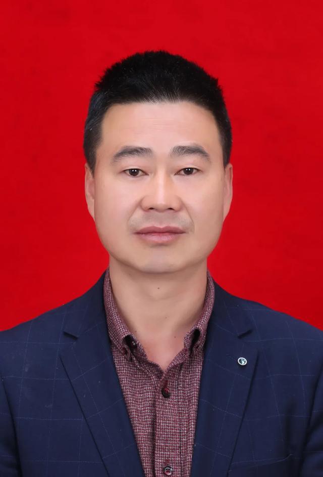 薛俊龙,男,汉族,1978年9月出生,中共党员,甘肃康县人,在职大专学历