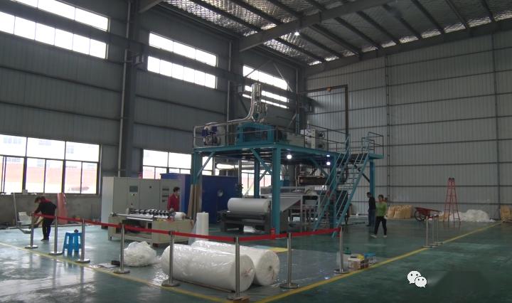 动态全市首条熔喷布生产线在汉阴试产成功