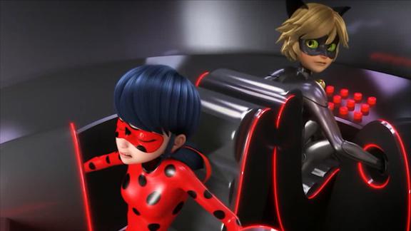 瓢虫雷迪机器人太强大了两个人每次攻击都被阻挡下来