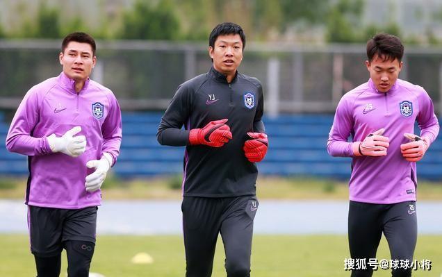 天津泰达用心操作,国脚级故人归来,最薄弱环节终于得到补强_杨君