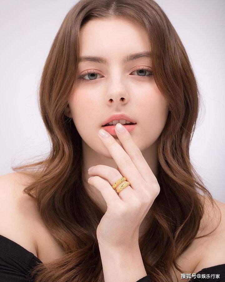 天使脸孔《白俄罗斯女模》内衣广告网友直呼美!_marina